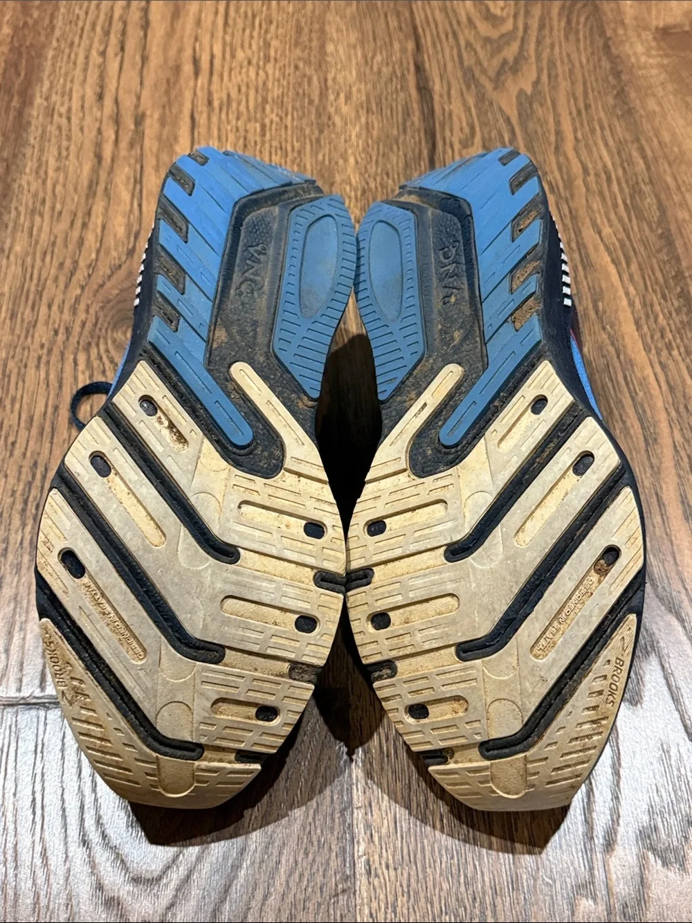 Brooks Women's Blue and Pink Athletic Running Shoes